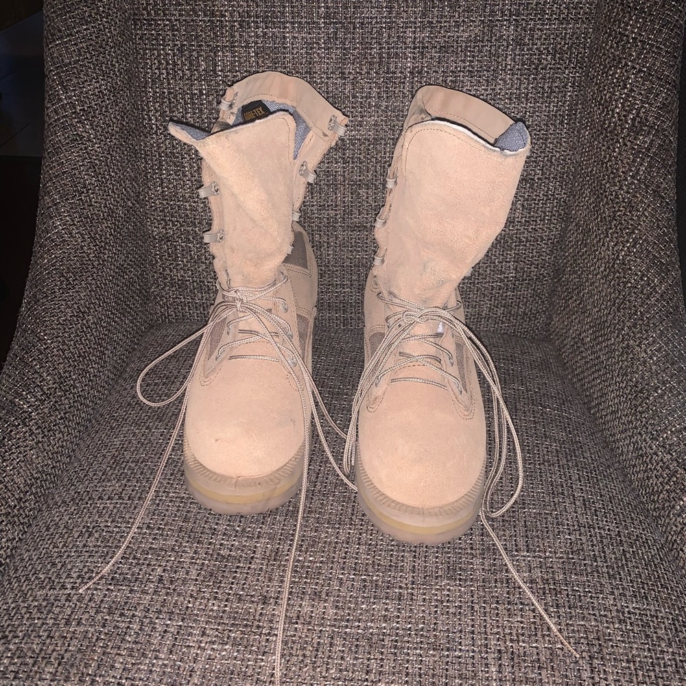 GORE-TEX BOOTS!!! - Picture 6 of 8